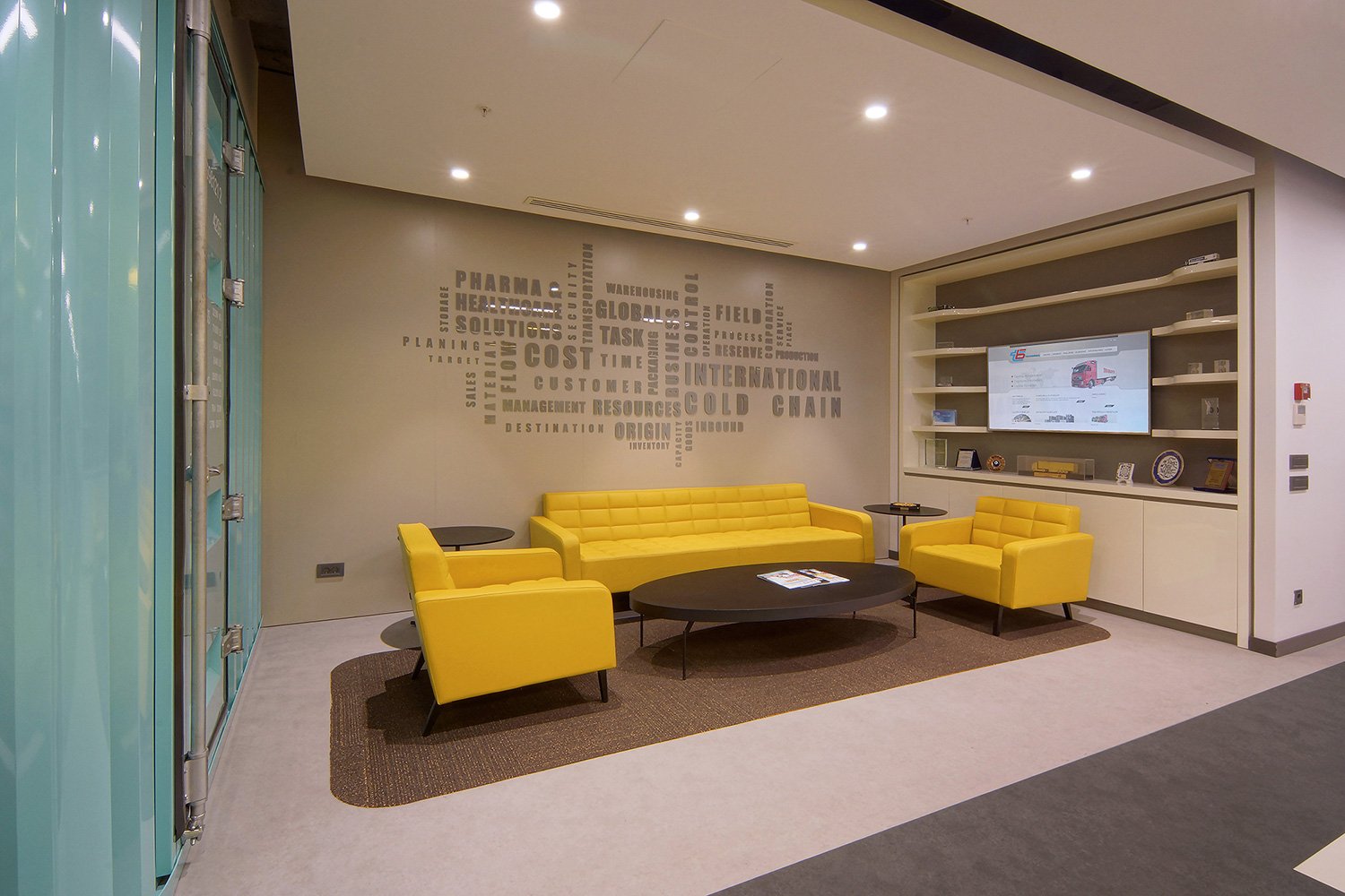 Transbatur 办公室 / OSO Architecture