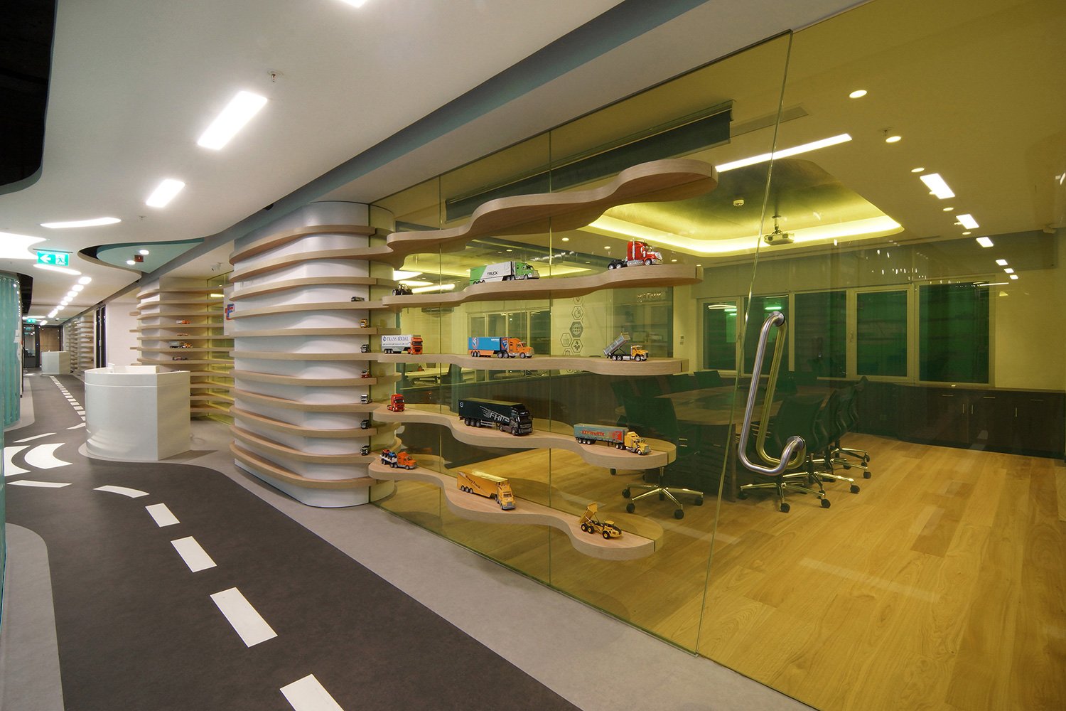 Transbatur 办公室 / OSO Architecture