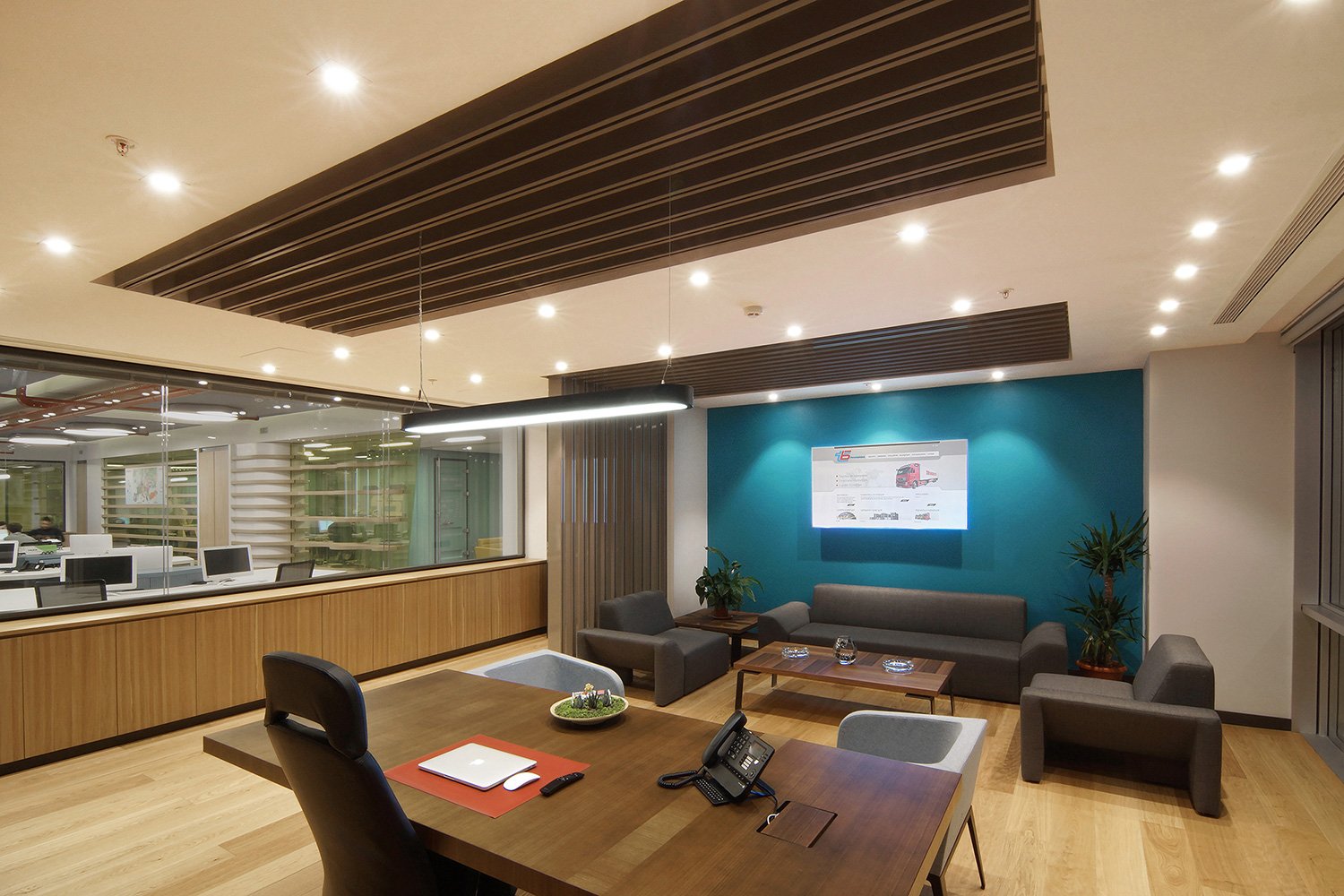 Transbatur 办公室 / OSO Architecture