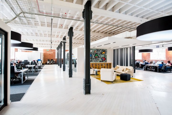 Travelstart 总部由 Inhouse 设计，南非开普敦