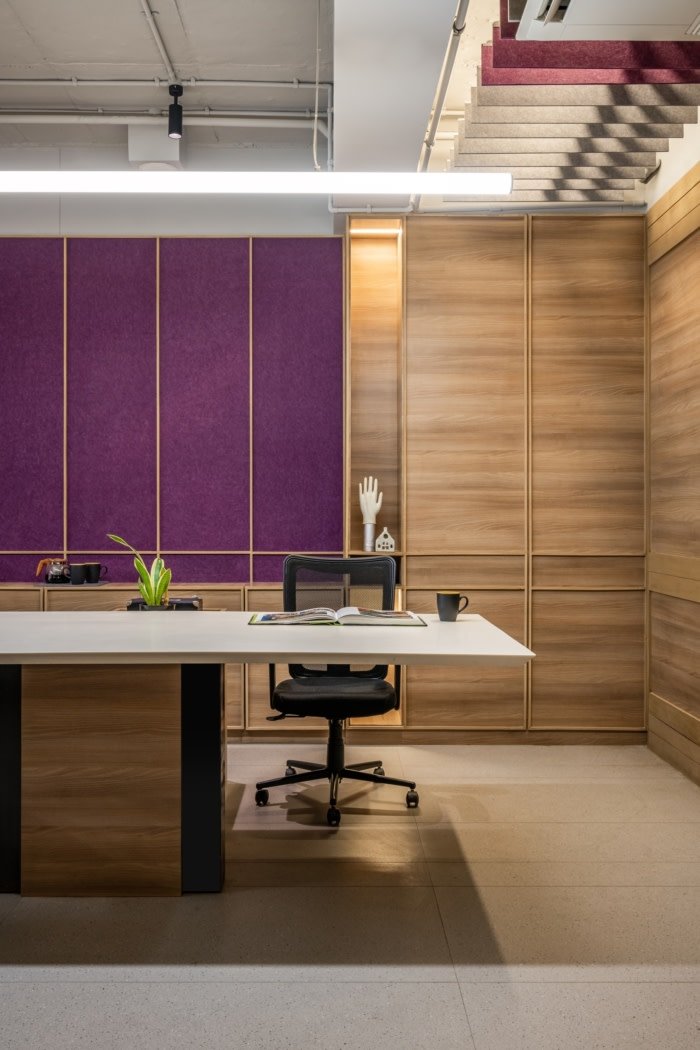 由 Sharan Architecture + Design 设计的 Trident Mediquip Limited 办公室 由 Sharan Architecture + Design 设计的 Trident Mediquip Limited 办公室