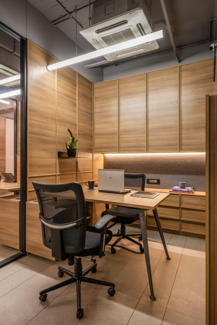 由 Sharan Architecture + Design 设计的 Trident Mediquip Limited 办公室 由 Sharan Architecture + Design 设计的 Trident Mediquip Limited 办公室