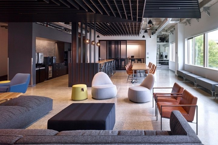 Turn 10 Studios 办公室，由 B+H Architects 设计，华盛顿州雷德蒙德