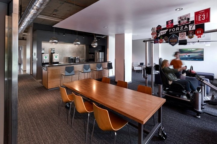 Turn 10 Studios 办公室，由 B+H Architects 设计，华盛顿州雷德蒙德