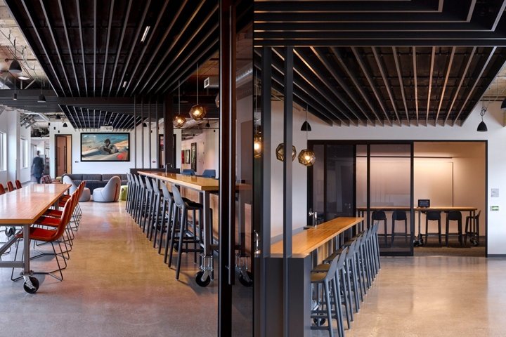 Turn 10 Studios 办公室，由 B+H Architects 设计，华盛顿州雷德蒙德