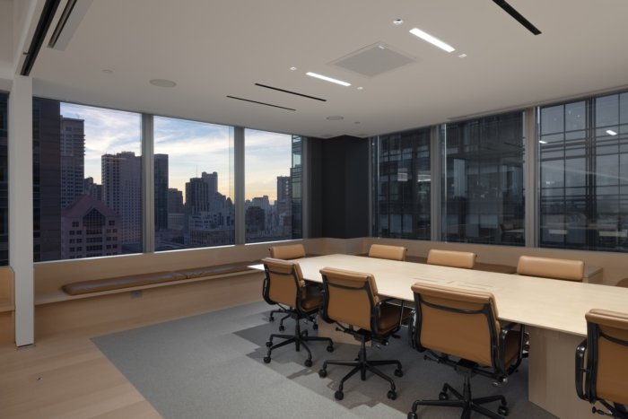 转 / 河资本办公室 / Studio Sarah Willmer Architecture