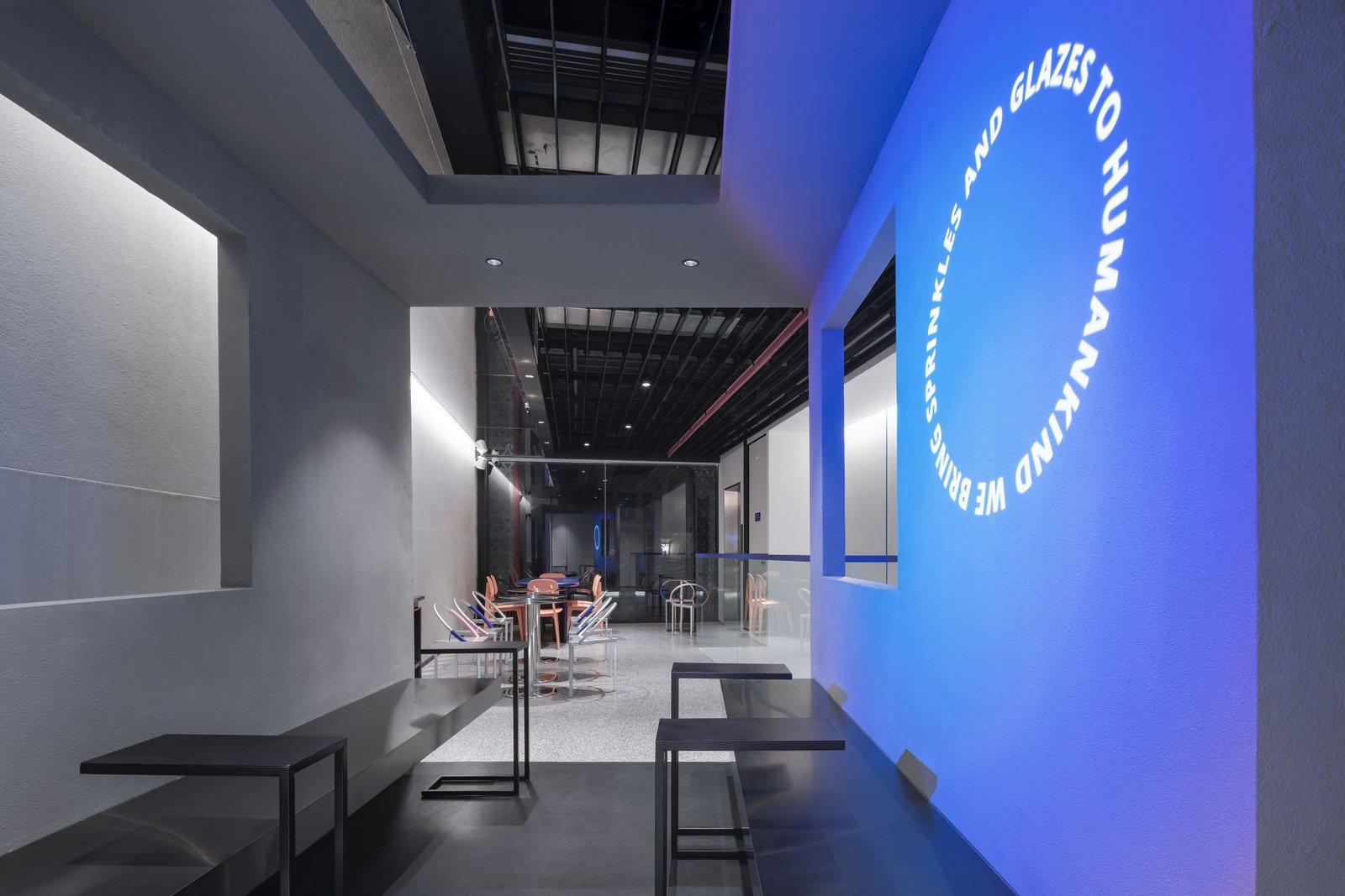 宇宙飞船的 UFO 甜甜圈