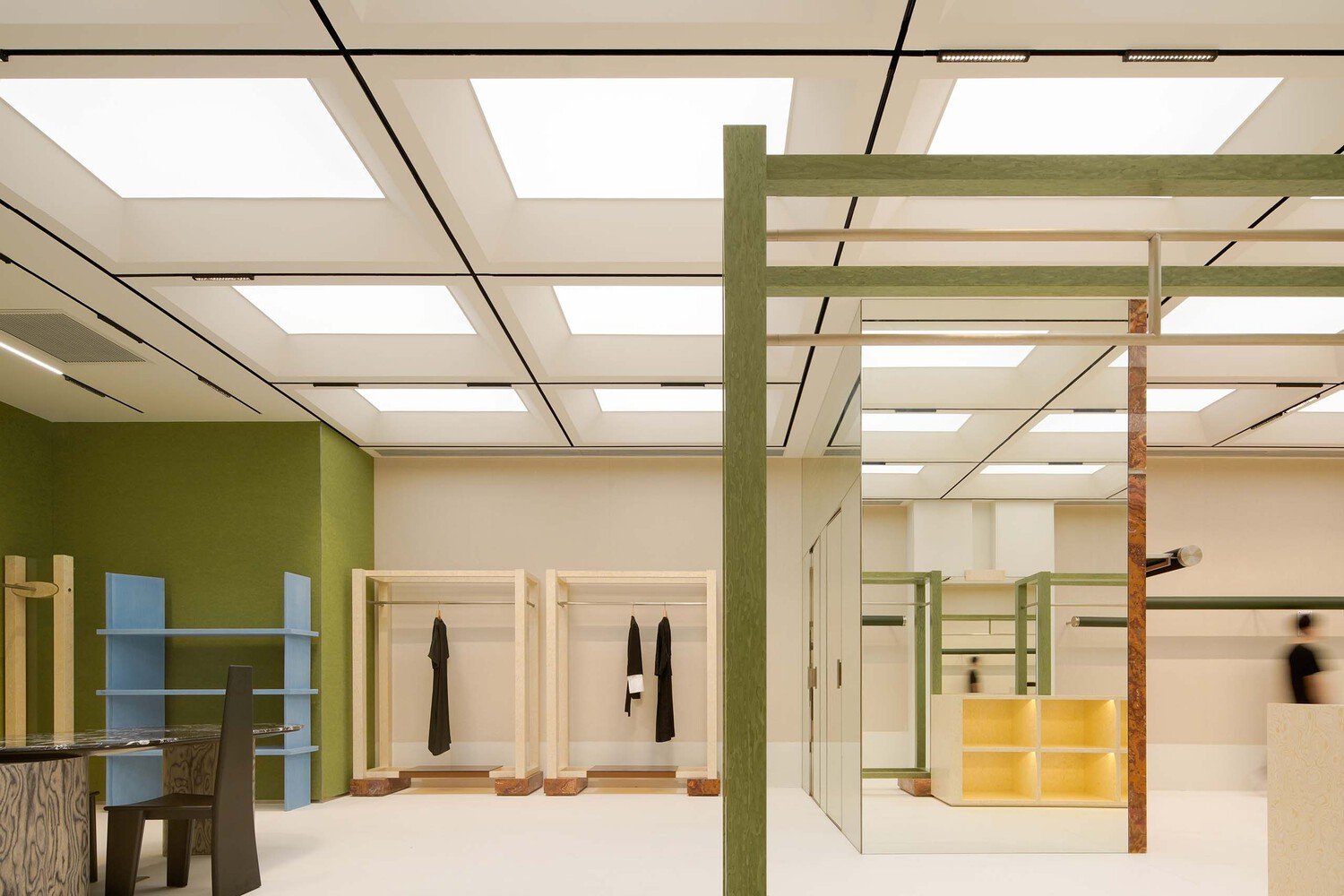 由 One Fine Day Studio & Partners 设计的 UIXIU 精品店