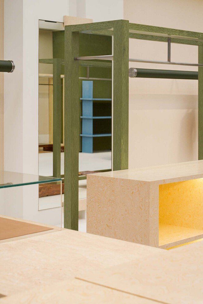 由 One Fine Day Studio & Partners 设计的 UIXIU 精品店