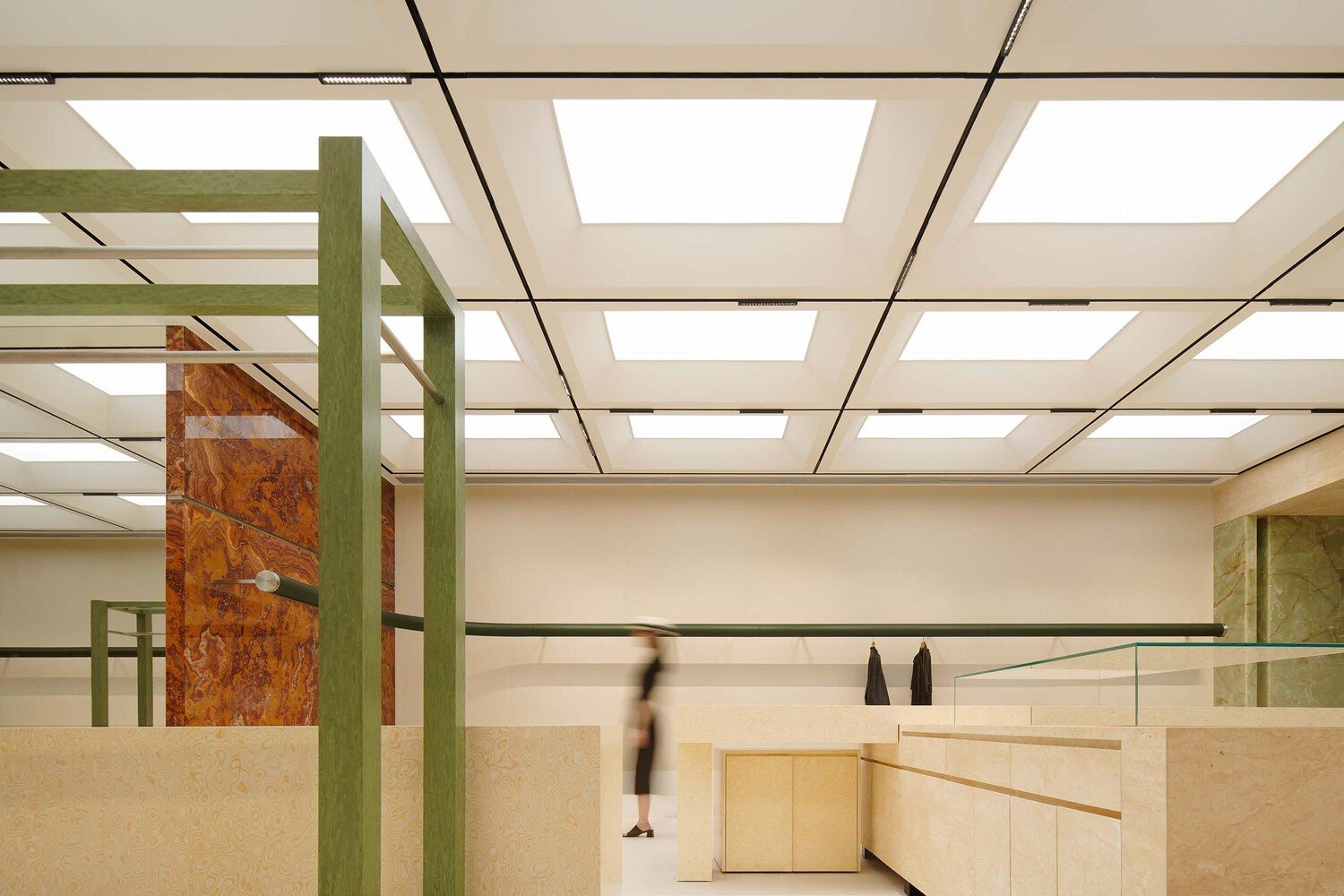 由 One Fine Day Studio & Partners 设计的 UIXIU 精品店