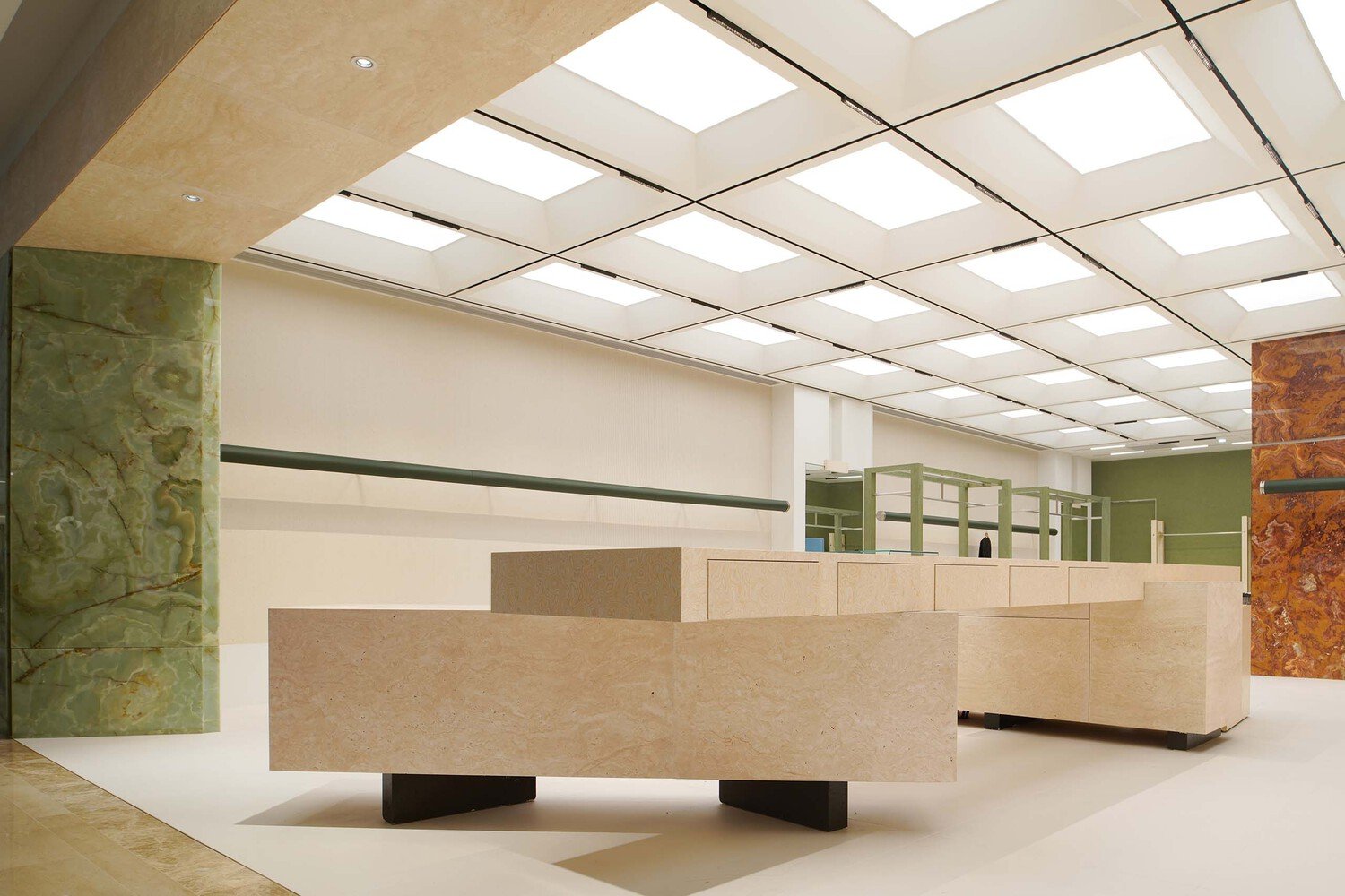 由 One Fine Day Studio & Partners 设计的 UIXIU 精品店