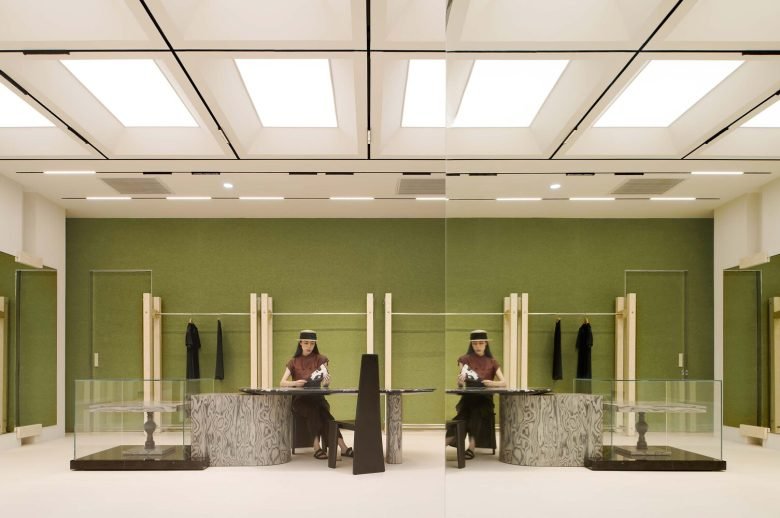 由 One Fine Day Studio & Partners 设计的 UIXIU 精品店