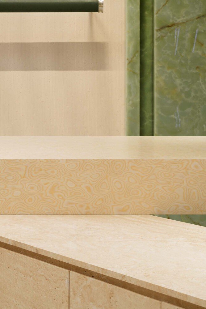 由 One Fine Day Studio & Partners 设计的 UIXIU 精品店