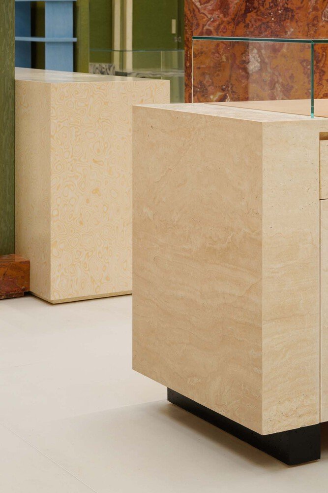 由 One Fine Day Studio & Partners 设计的 UIXIU 精品店