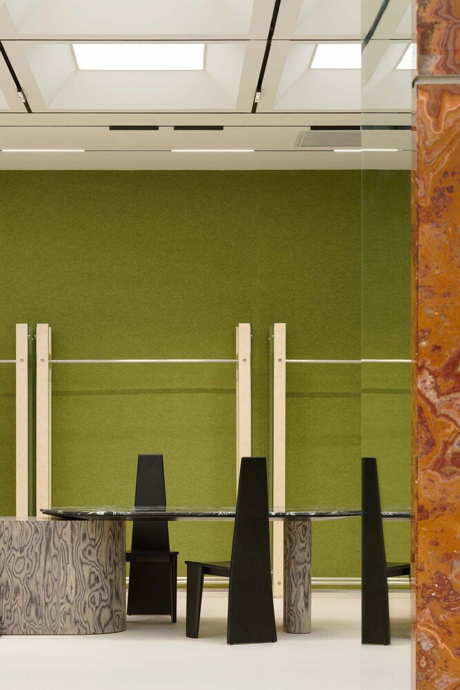 由 One Fine Day Studio & Partners 设计的 UIXIU 精品店