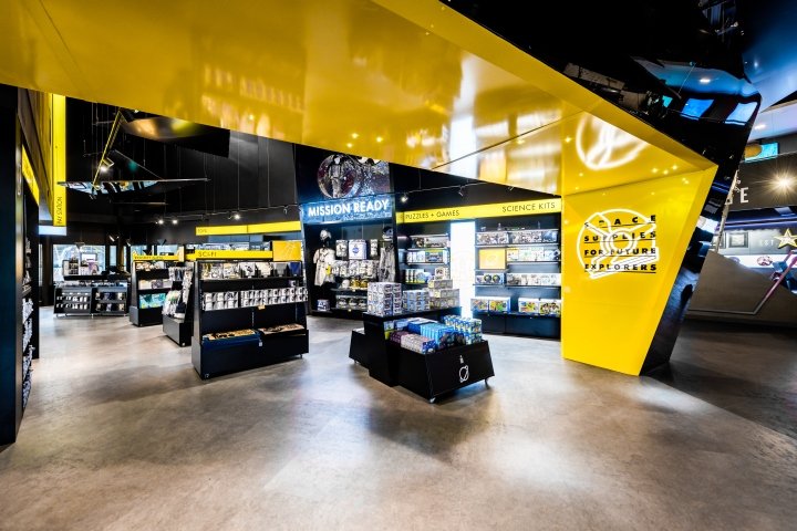 英国国家航天中心商店，由 Mynt 设计，莱斯特 – 英国