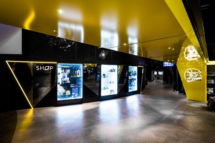 英国国家航天中心商店，由 Mynt 设计，莱斯特 – 英国