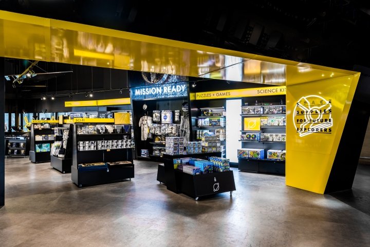 英国国家航天中心商店，由 Mynt 设计，莱斯特 – 英国