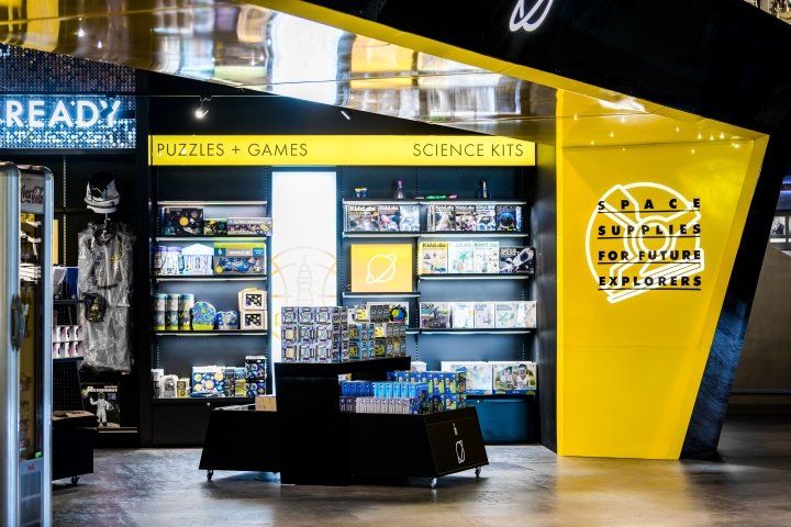 英国国家航天中心商店，由 Mynt 设计，莱斯特 – 英国