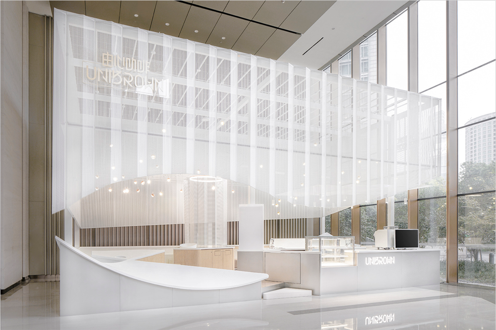 Mur Mur Lab 设计的 UNIBROWN 咖啡馆