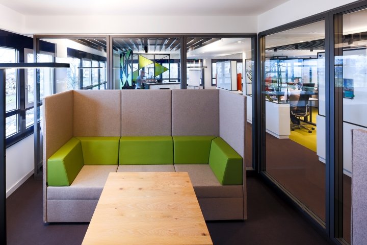 Unity 办公室由 Kitzig Interior Design 设计，德国布伦