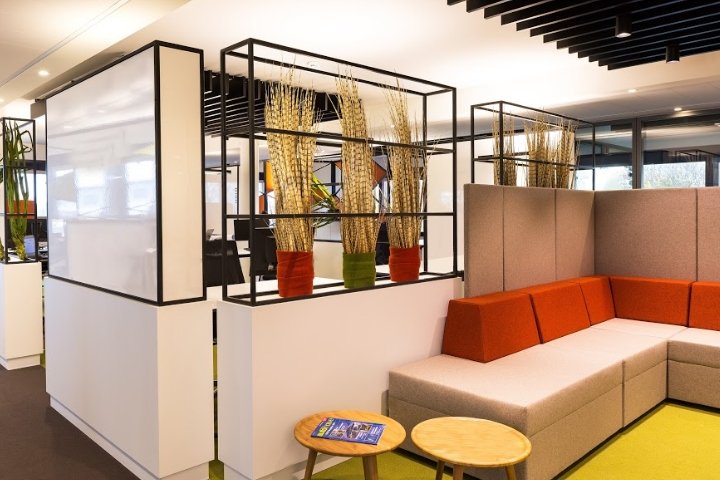 Unity 办公室由 Kitzig Interior Design 设计，德国布伦