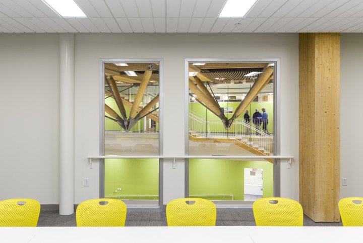 马萨诸塞大学阿默斯特分校设计大楼,由 Leers Weinzapfel Associates 设计,阿默斯特 – 马萨诸塞州 马萨诸塞大学阿默斯特分校设计大楼,由 Leers Weinzapfel Associates 设计,阿默斯特 – 马萨诸塞州