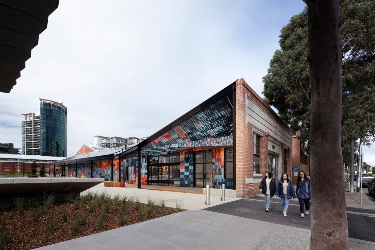 墨尔本大学南岸之旅结束由 Searle x Waldron Architecture 设计