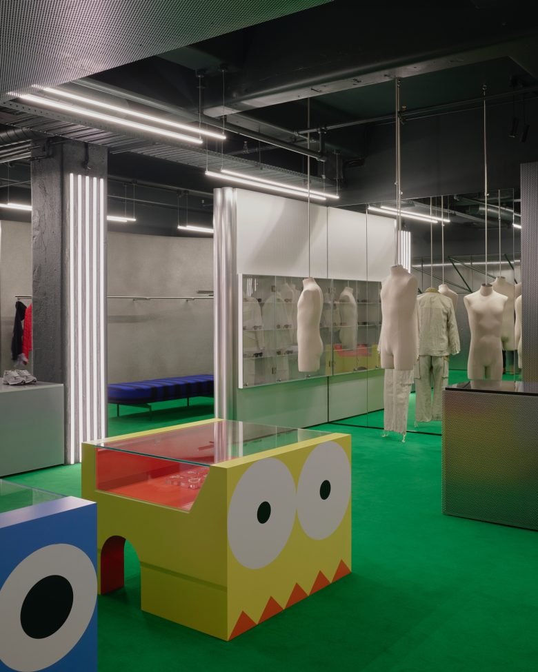 肯尼迪·诺兰设计的 Up There 商店 肯尼迪·诺兰设计的 Up There 商店