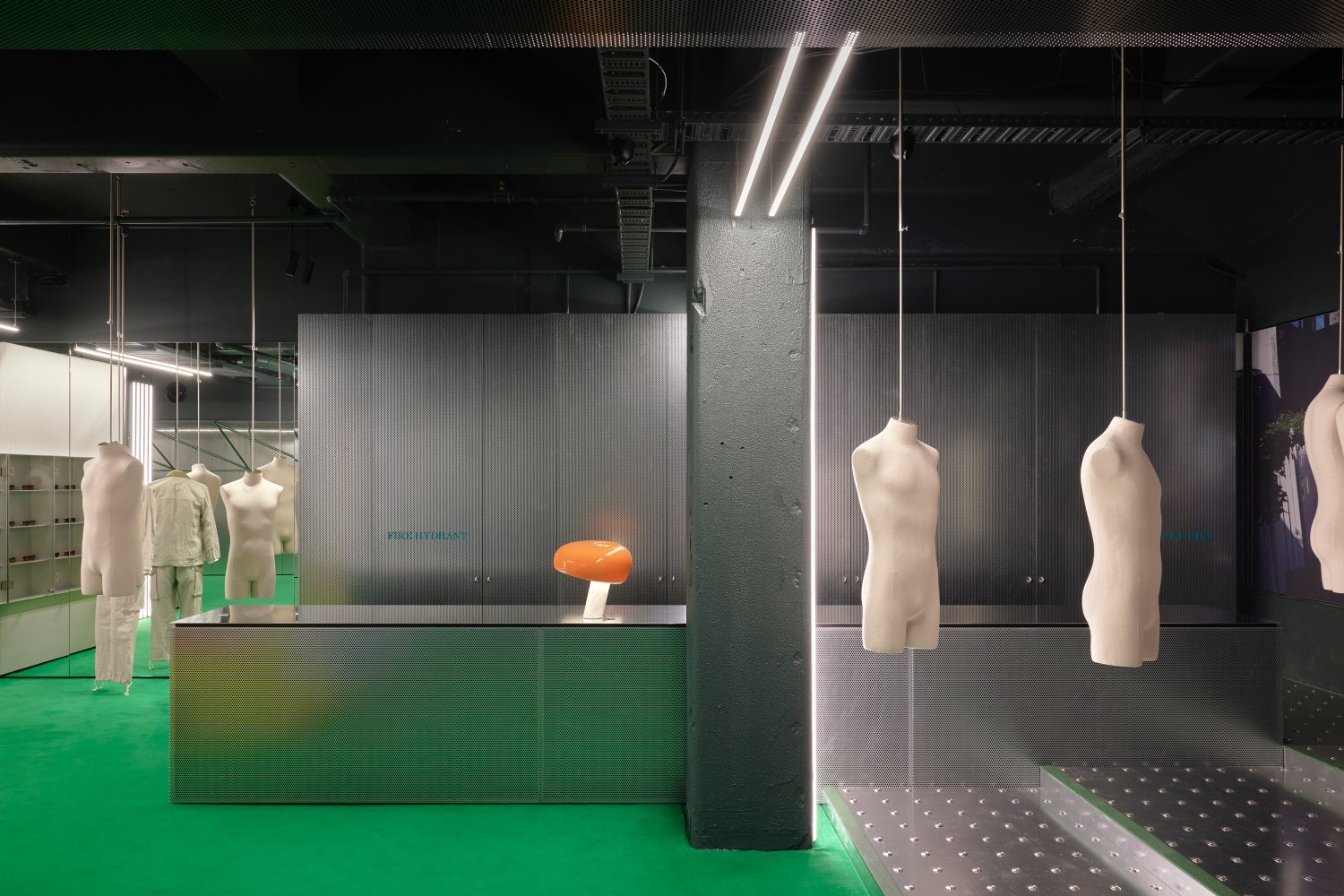 肯尼迪·诺兰设计的 Up There 商店 肯尼迪·诺兰设计的 Up There 商店