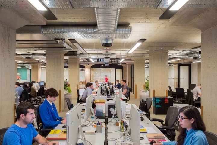 Useful Simple Trust Office，由 Useful Studio 设计，英国伦敦