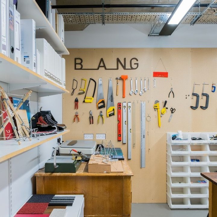 Useful Simple Trust Office，由 Useful Studio 设计，英国伦敦