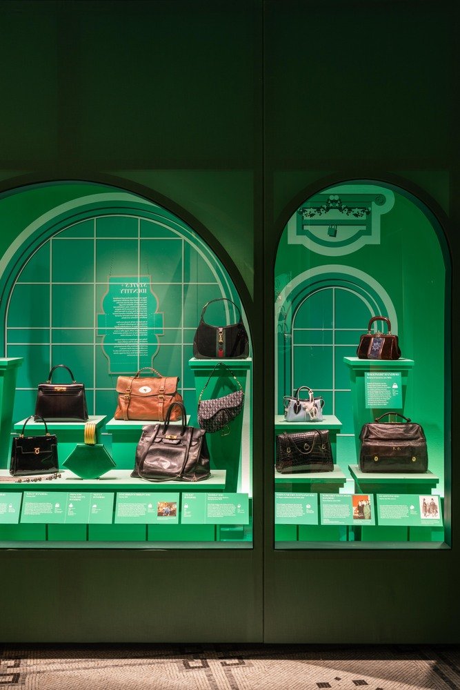 V&A 手袋：MUTT 工作室举办的 Inside Out 展览