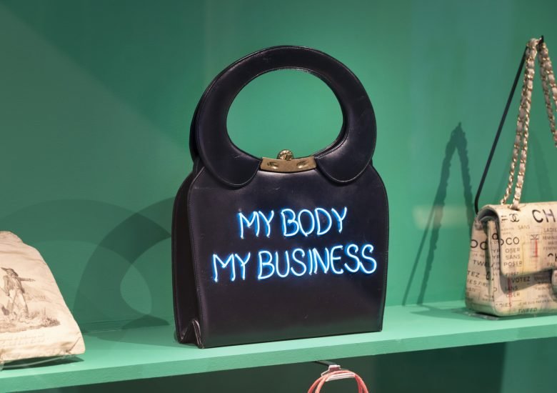 V&A 手袋：MUTT 工作室举办的 Inside Out 展览