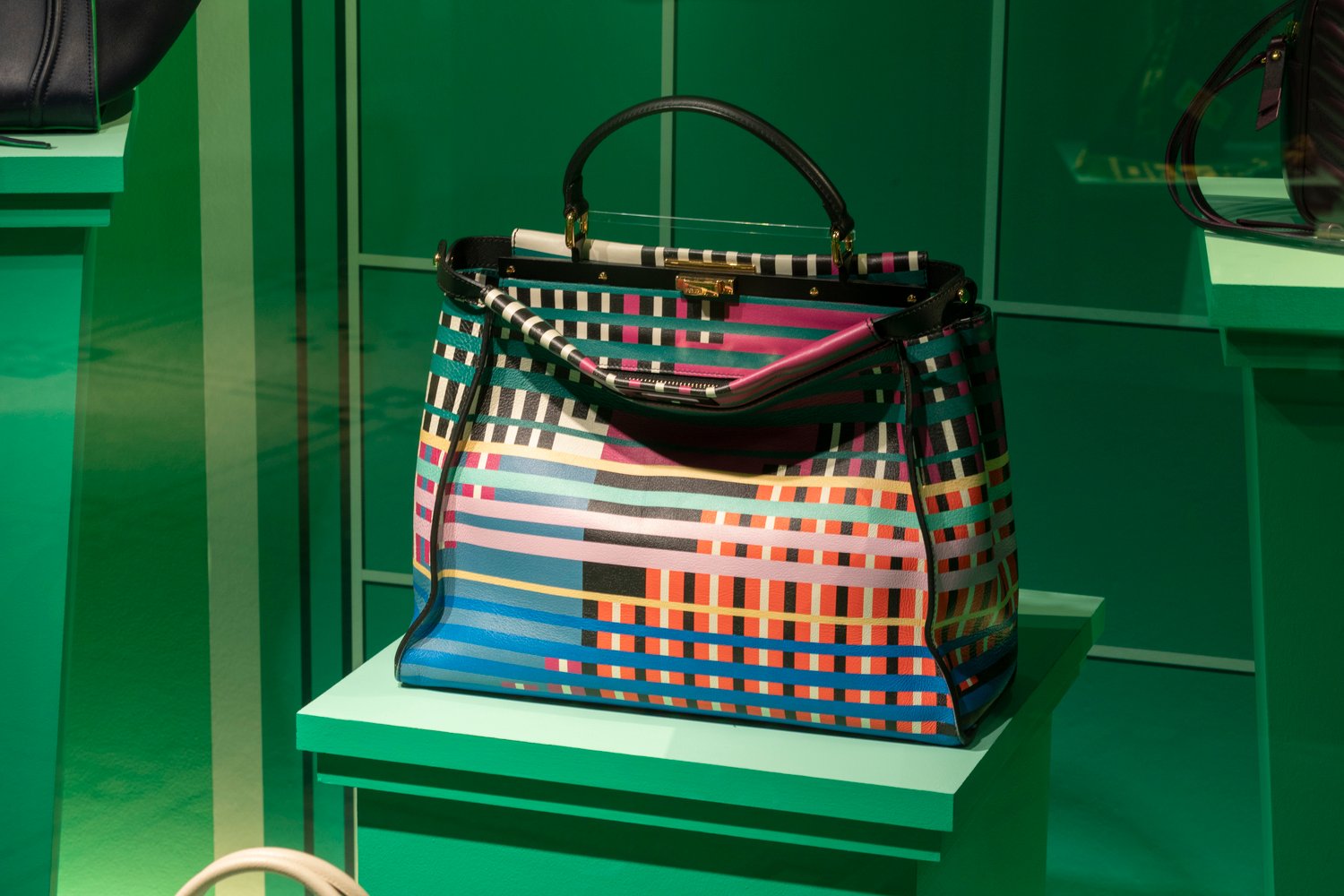 V&A 手袋：MUTT 工作室举办的 Inside Out 展览