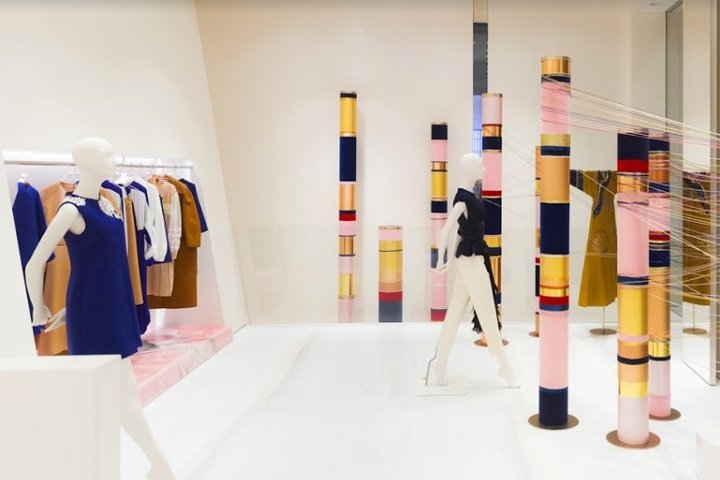 ArteVetrinaProject 设计的 V-Grass 旗舰店，意大利米兰