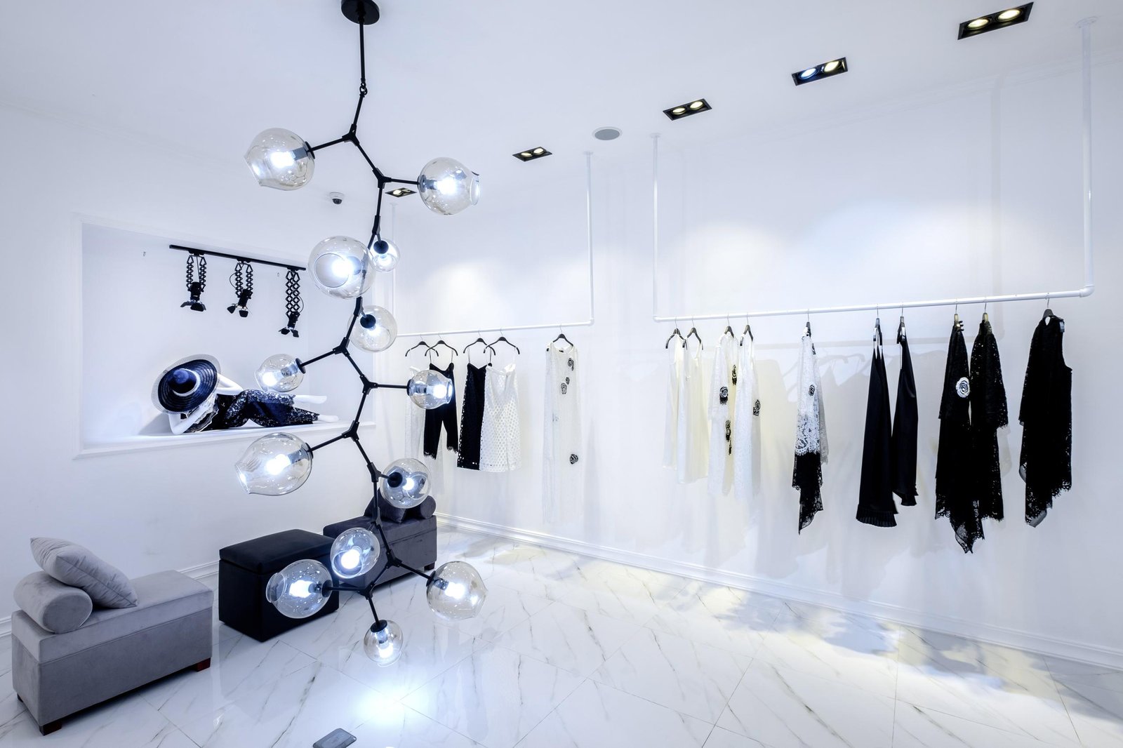 VO CONG KHANH 时装店 BY KINGSMEN VIETNAM