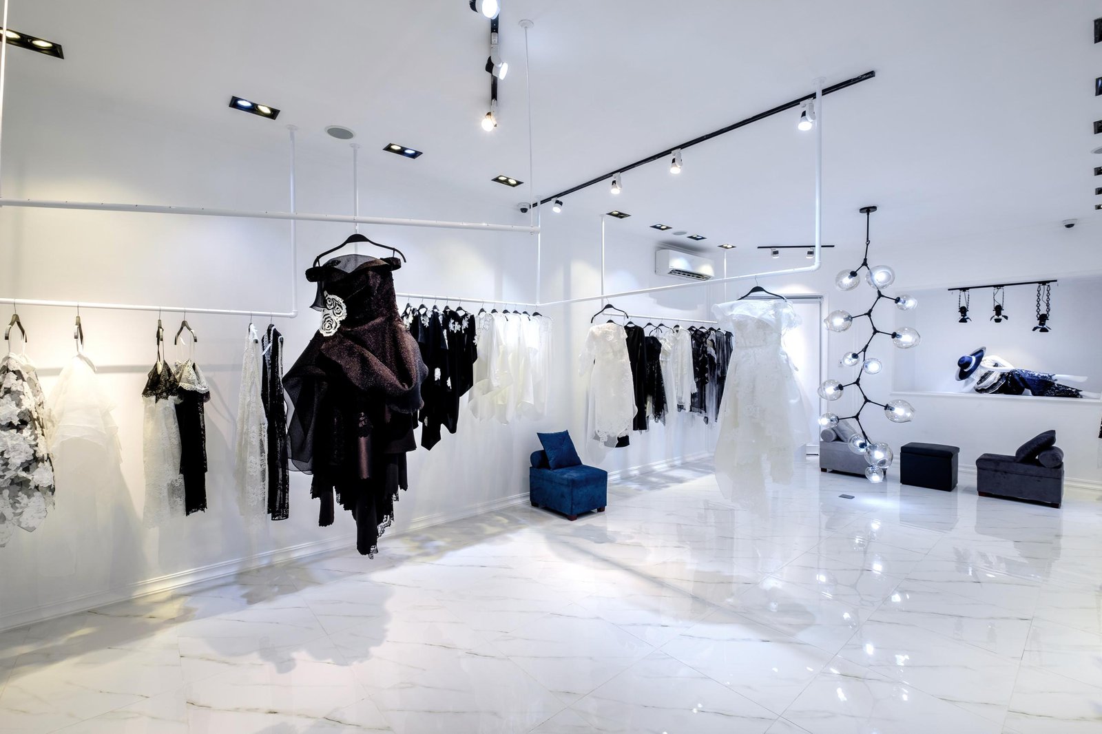 VO CONG KHANH 时装店 BY KINGSMEN VIETNAM