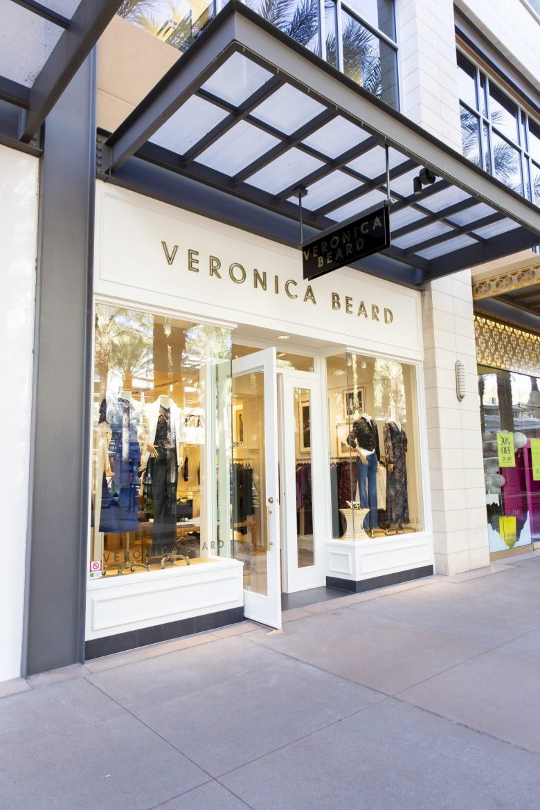 维罗妮卡·比尔德 (Veronica Beard)，亚利桑那州斯科茨代尔