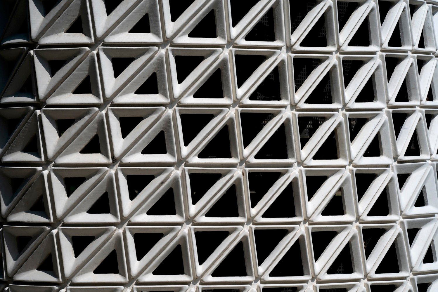 Studio Symbiosis 设计的 VERTO 空气净化塔