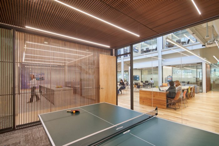 VMware 海岬总部 by Valerio Dewalt Train