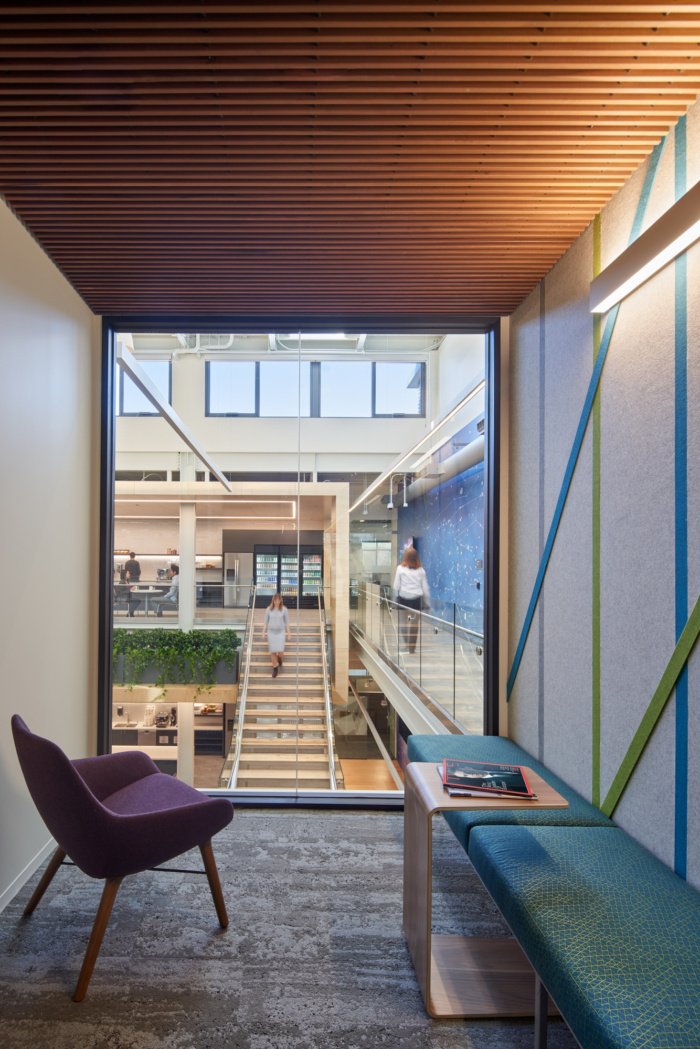 VMware 海岬总部 by Valerio Dewalt Train