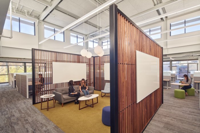 VMware 海岬总部 by Valerio Dewalt Train