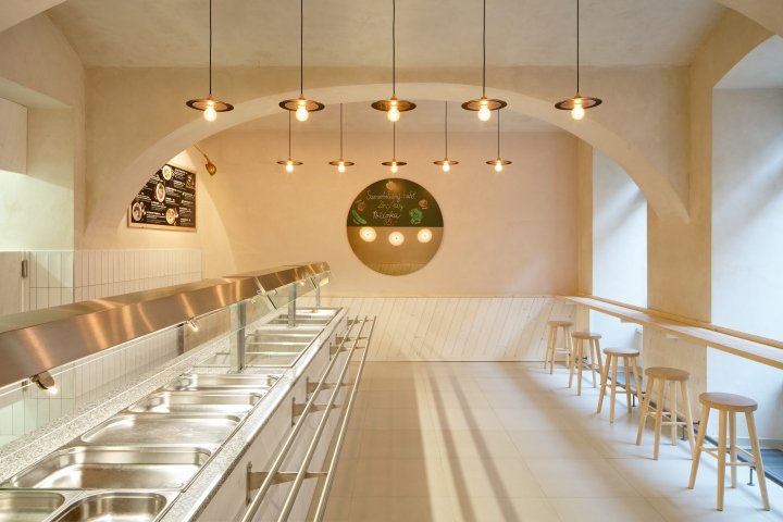 Vegan Life 餐厅，由 Kryštof Blažek 设计，布拉格 – 捷克共和国