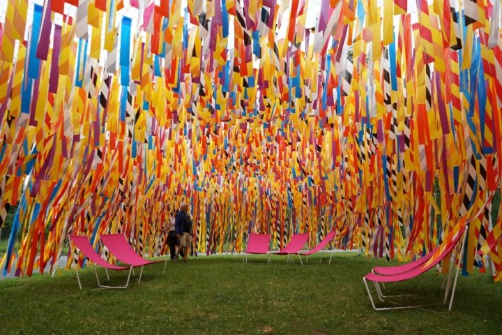 垂直线花园，由 Julia Jamrozik 和 Coryn Kempster 设计，加拿大魁北克省