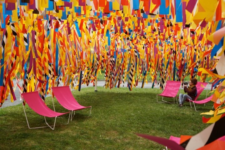 垂直线花园，由 Julia Jamrozik 和 Coryn Kempster 设计，加拿大魁北克省