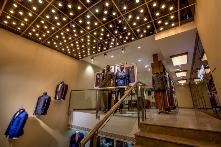 Via Monte Men 时装店,由 FRDC 设计,班加罗尔 – 印度 Via Monte Men 时装店,由 FRDC 设计,班加罗尔 – 印度