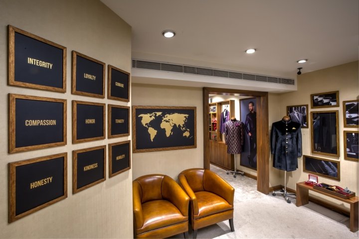 Via Monte Men 时装店,由 FRDC 设计,班加罗尔 – 印度 Via Monte Men 时装店,由 FRDC 设计,班加罗尔 – 印度