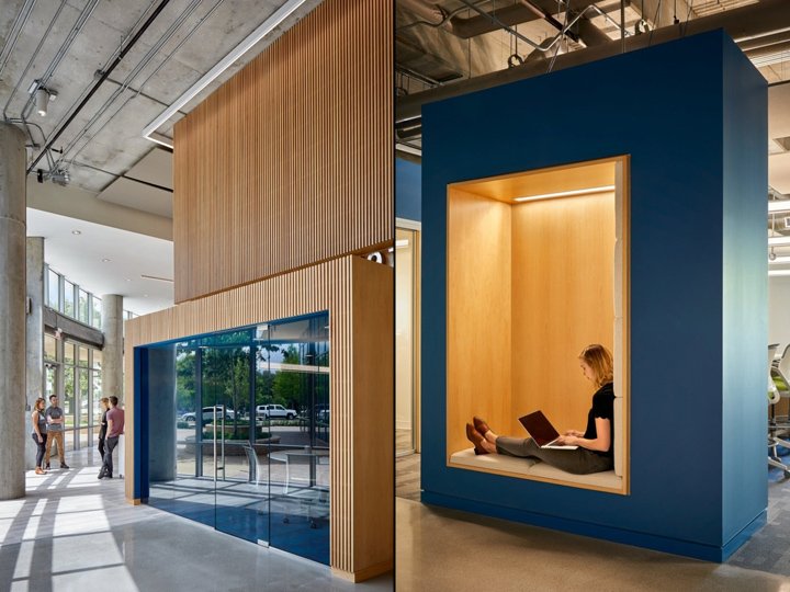 ViaSat 办公室由 Runa Workshop 设计，德克萨斯州奥斯汀