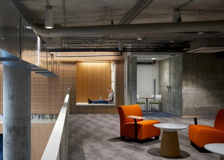 ViaSat 办公室由 Runa Workshop 设计，德克萨斯州奥斯汀